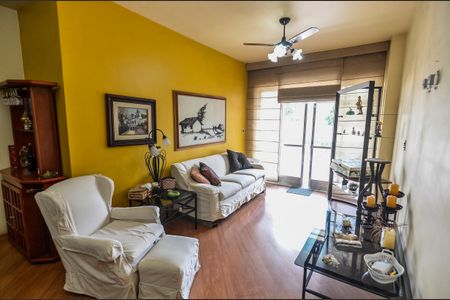 Apartamento à venda com 90m², 3 quartos e 2 vagas Apartamento à venda com 90m², 3 quartos e 2 vagasSala