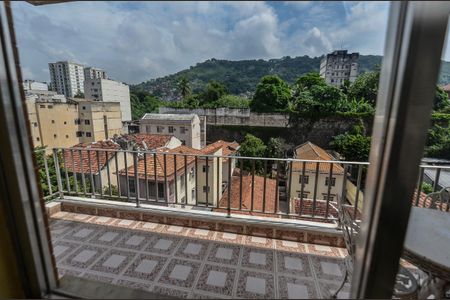 Apartamento à venda com 90m², 3 quartos e 2 vagas Apartamento à venda com 90m², 3 quartos e 2 vagasQuarto 1