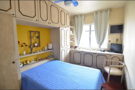 Apartamento à venda com 90m², 3 quartos e 2 vagas Apartamento à venda com 90m², 3 quartos e 2 vagasSuíte