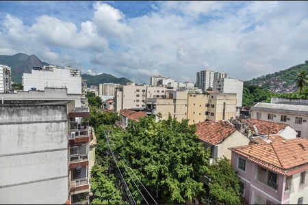 Apartamento à venda com 90m², 3 quartos e 2 vagas Apartamento à venda com 90m², 3 quartos e 2 vagasSala