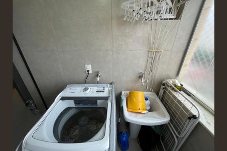 Apartamento à venda com 70m², 2 quartos e 1 vagaÁrea de Serviço