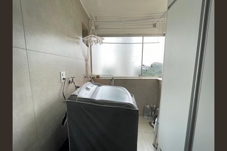 Apartamento à venda com 70m², 2 quartos e 1 vagaÁrea de Serviço