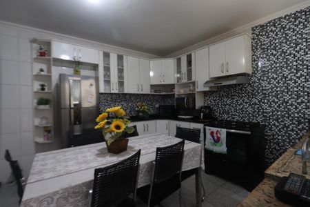 Casa à venda com 125m², 3 quartos e 2 vagasCozinha