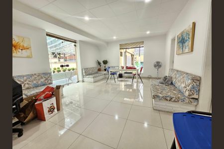 Apartamento à venda com 42m², 1 quarto e 1 vaga Apartamento à venda com 42m², 1 quarto e 1 vagaÁrea comum - Salão de festas