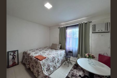 Quarto de apartamento à venda com 1 quarto, 60m² em Recreio dos Bandeirantes, Rio de Janeiro