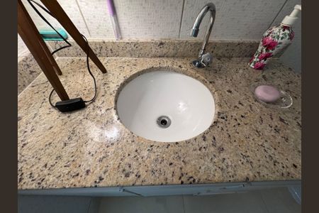 Banheiro Social de apartamento à venda com 1 quarto, 60m² em Recreio dos Bandeirantes, Rio de Janeiro