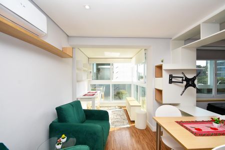 Studio para alugar com 30m², 1 quarto e 1 vaga Studio para alugar com 30m², 1 quarto e 1 vagaSala