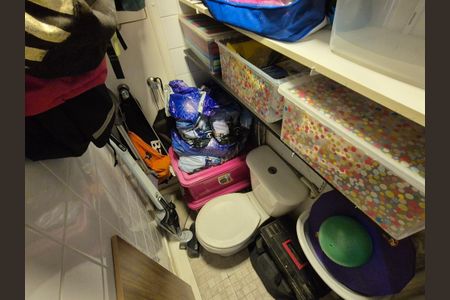 Apartamento à venda com 107m², 3 quartos e 2 vagas Apartamento à venda com 107m², 3 quartos e 2 vagasBanheiro de serviço