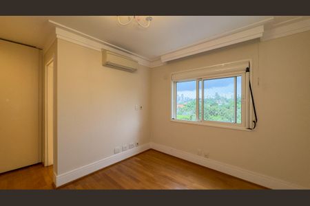 Apartamento à venda com 315m², 4 quartos e 4 vagasQuarto 2 - Suíte