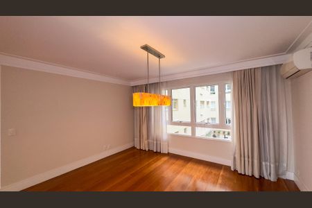 Apartamento à venda com 315m², 4 quartos e 4 vagasSala