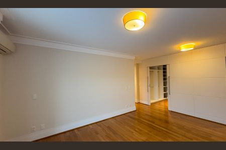 Apartamento à venda com 315m², 4 quartos e 4 vagasQuarto Suíte