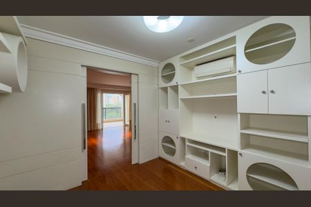 Apartamento à venda com 315m², 4 quartos e 4 vagasSala de TV
