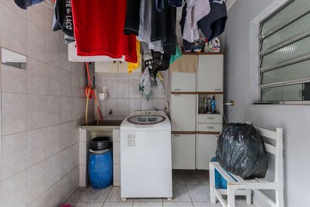 Casa à venda com 250m², 5 quartos e 4 vagas Casa à venda com 250m², 5 quartos e 4 vagasCasa 2 - Lavanderia