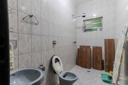 Casa à venda com 250m², 5 quartos e 4 vagas Casa à venda com 250m², 5 quartos e 4 vagasBanheiro Garagem