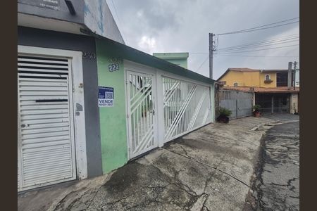 Casa à venda com 250m², 5 quartos e 4 vagas Casa à venda com 250m², 5 quartos e 4 vagasFachada