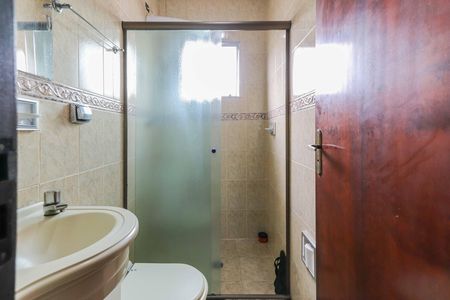 Casa à venda com 250m², 5 quartos e 4 vagas Casa à venda com 250m², 5 quartos e 4 vagasBanheiro Social