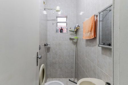 Casa à venda com 250m², 5 quartos e 4 vagas Casa à venda com 250m², 5 quartos e 4 vagasCasa 2 - Banheiro