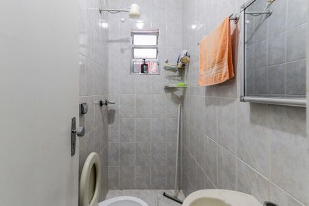 Casa à venda com 250m², 5 quartos e 4 vagas Casa à venda com 250m², 5 quartos e 4 vagasCasa 2 - Banheiro