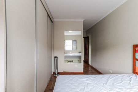Casa à venda com 250m², 5 quartos e 4 vagas Casa à venda com 250m², 5 quartos e 4 vagasQuarto 2 - Suíte