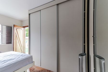 Casa à venda com 250m², 5 quartos e 4 vagas Casa à venda com 250m², 5 quartos e 4 vagasQuarto 2 - Suíte