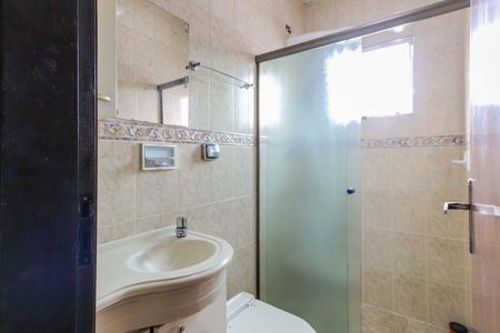 Casa à venda com 250m², 5 quartos e 4 vagas Casa à venda com 250m², 5 quartos e 4 vagasBanheiro Social