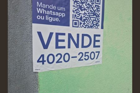 Casa à venda com 250m², 5 quartos e 4 vagas Casa à venda com 250m², 5 quartos e 4 vagasFachada