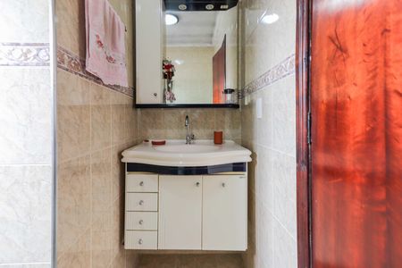 Casa à venda com 250m², 5 quartos e 4 vagas Casa à venda com 250m², 5 quartos e 4 vagasBanheiro Social