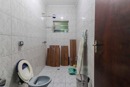 Casa à venda com 250m², 5 quartos e 4 vagas Casa à venda com 250m², 5 quartos e 4 vagasBanheiro Garagem