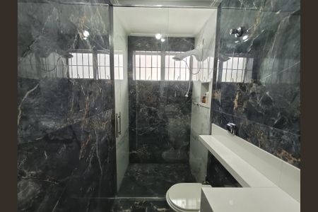 Casa de condomínio à venda com 210m², 3 quartos e 2 vagas