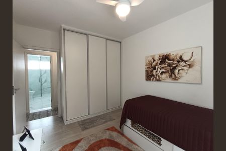 Casa de condomínio à venda com 210m², 3 quartos e 2 vagas