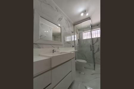 Casa de condomínio à venda com 210m², 3 quartos e 2 vagas