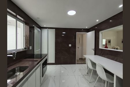 Casa de condomínio à venda com 210m², 3 quartos e 2 vagas