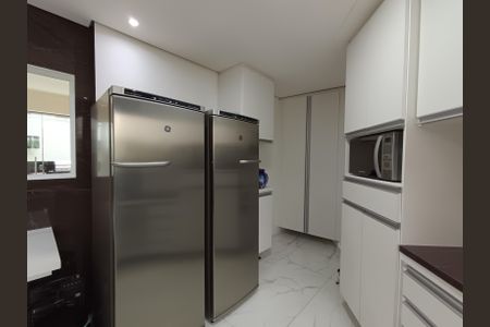 Casa de condomínio à venda com 210m², 3 quartos e 2 vagas