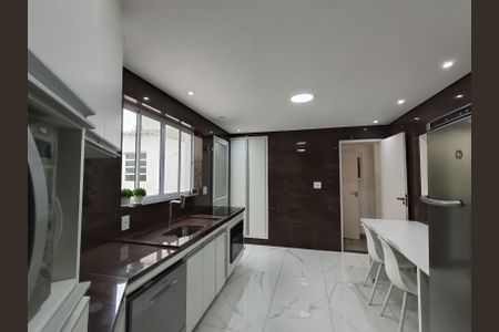 Casa de condomínio à venda com 210m², 3 quartos e 2 vagas