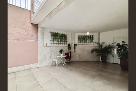 Casa de condomínio à venda com 210m², 3 quartos e 2 vagas