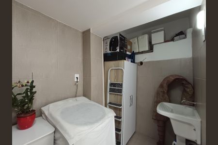 Casa de condomínio à venda com 210m², 3 quartos e 2 vagas