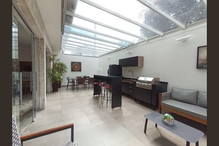 Casa de condomínio à venda com 210m², 3 quartos e 2 vagas