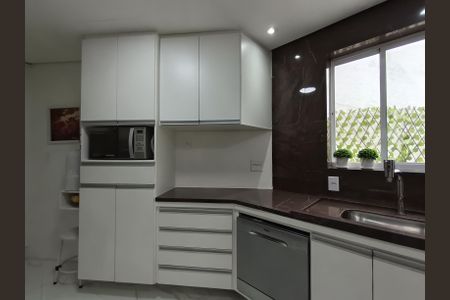 Casa de condomínio à venda com 210m², 3 quartos e 2 vagas