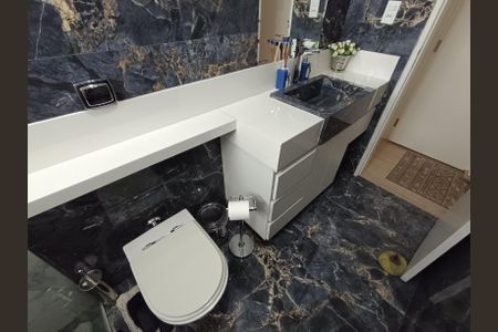 Casa de condomínio à venda com 210m², 3 quartos e 2 vagas