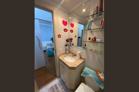 Apartamento à venda com 67m², 2 quartos e 1 vaga Apartamento à venda com 67m², 2 quartos e 1 vagaBanheiro