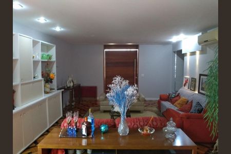 Casa à venda com 3 quartos, 184m² em São Francisco, Niterói