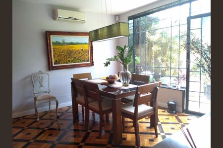 Casa à venda com 3 quartos, 184m² em São Francisco, Niterói