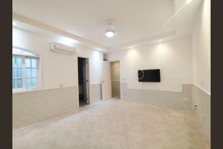 Casa à venda com 3 quartos, 254m² em Piratininga, Niterói