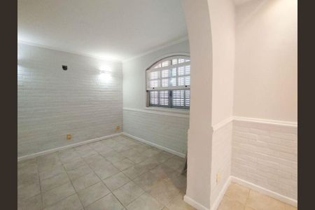 Casa à venda com 3 quartos, 254m² em Piratininga, Niterói