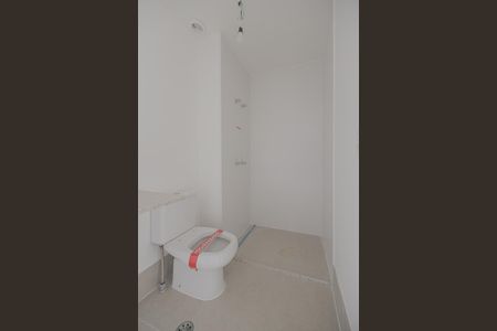 Apartamento à venda com 230m², 4 quartos e 3 vagas Apartamento à venda com 230m², 4 quartos e 3 vagasBanheiro da Suíte 4