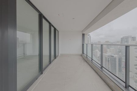 Apartamento à venda com 230m², 4 quartos e 3 vagas Apartamento à venda com 230m², 4 quartos e 3 vagasVaranda