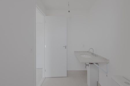 Apartamento à venda com 230m², 4 quartos e 3 vagas Apartamento à venda com 230m², 4 quartos e 3 vagasBanheiro da Suíte 1