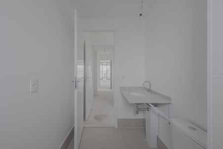 Apartamento à venda com 230m², 4 quartos e 3 vagas Apartamento à venda com 230m², 4 quartos e 3 vagasBanheiro da Suíte 3