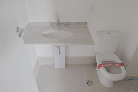 Apartamento à venda com 230m², 4 quartos e 3 vagas Apartamento à venda com 230m², 4 quartos e 3 vagasBanheiro da Suíte 4