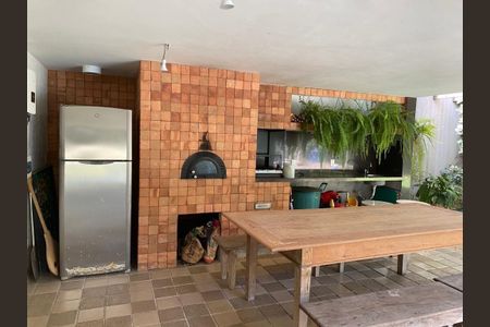 Casa à venda com 4 quartos, 372m² em Jacaré, Niterói